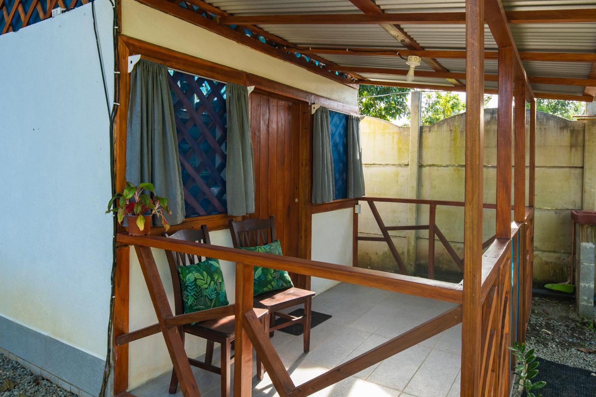 Casa Blanca Beachfront House With Shared Pool Access Pangea Lodge Manzanillo  Luaran gambar
