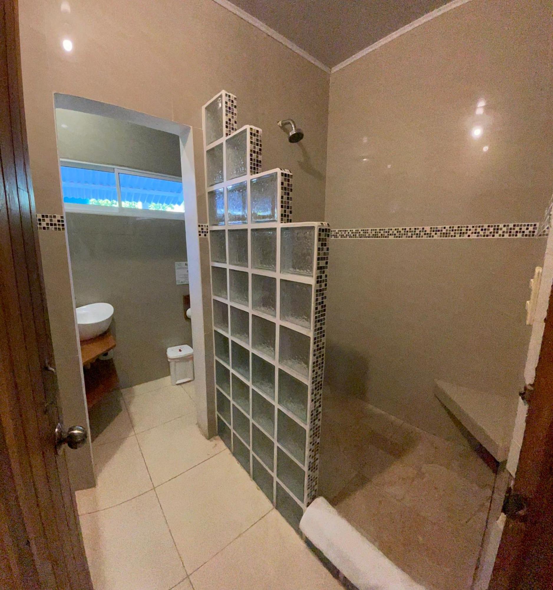 Casa Blanca Beachfront House With Shared Pool Access Pangea Lodge Manzanillo  Luaran gambar