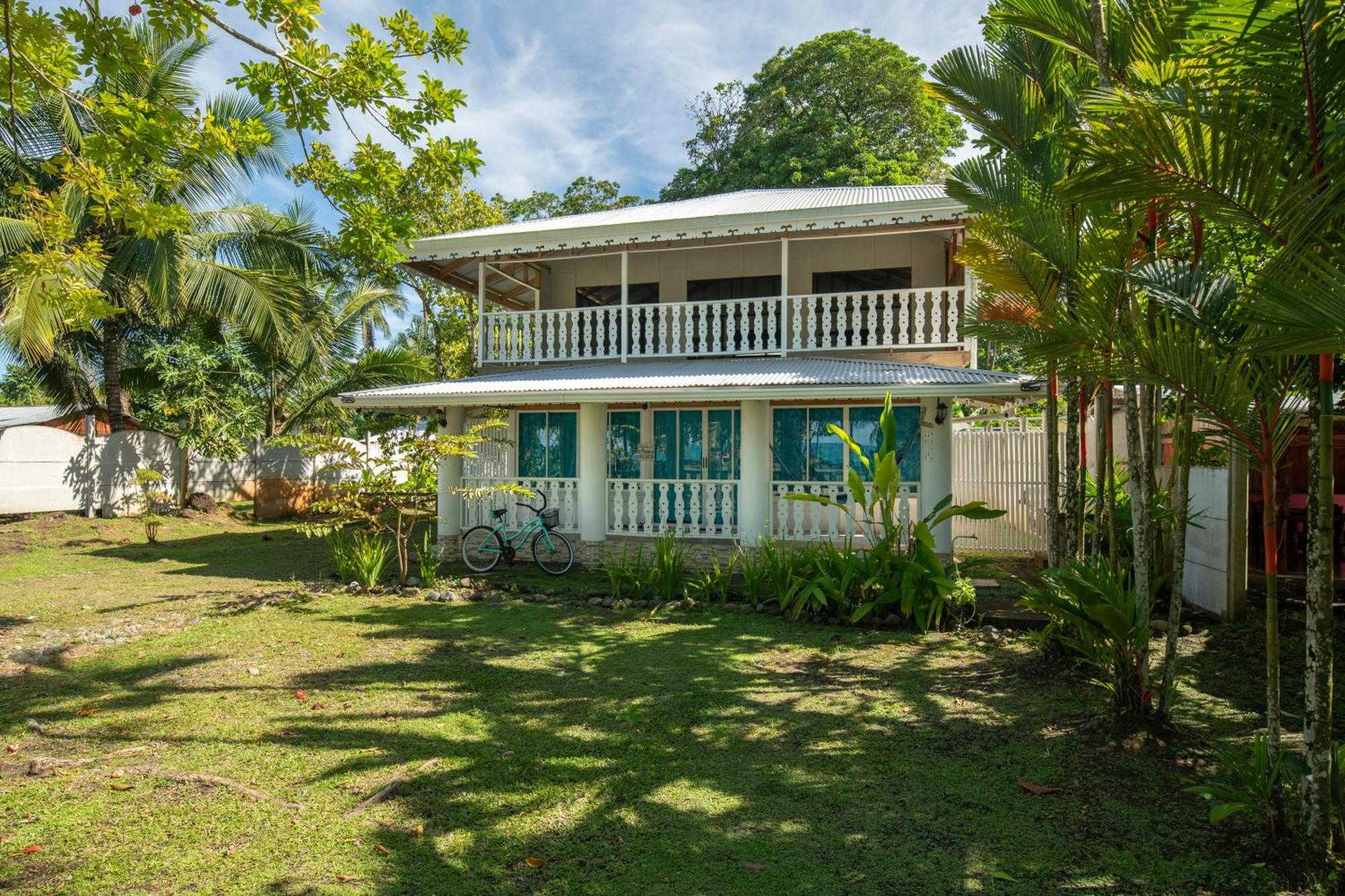 Casa Blanca Beachfront House With Shared Pool Access Pangea Lodge Manzanillo  Luaran gambar