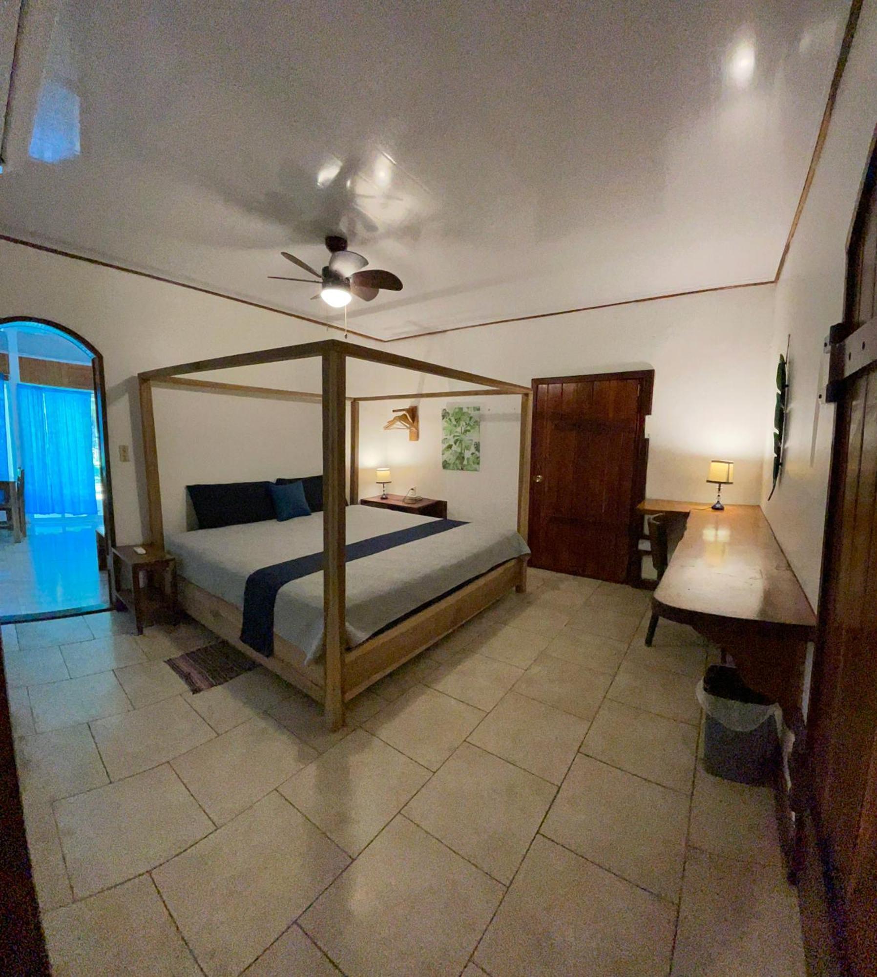 Casa Blanca Beachfront House With Shared Pool Access Pangea Lodge Manzanillo  Luaran gambar